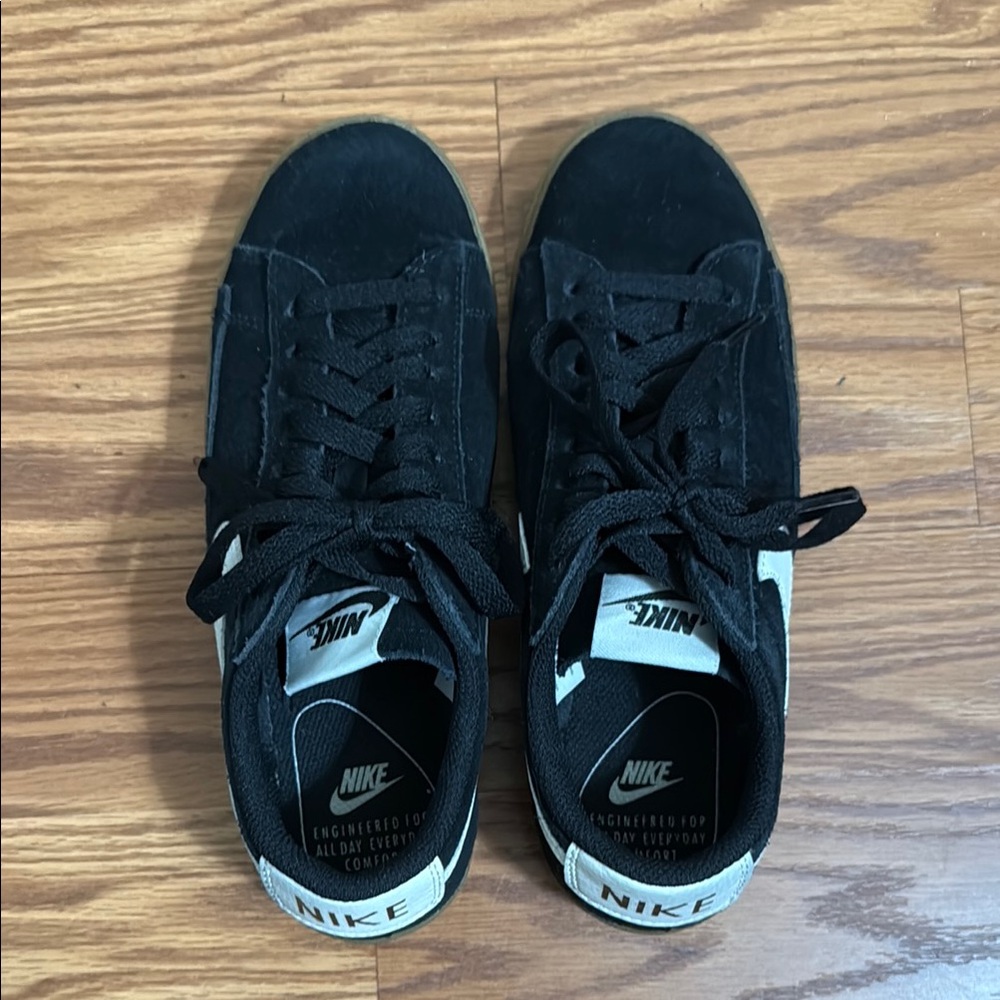 Nike Blazer Low Sneakers